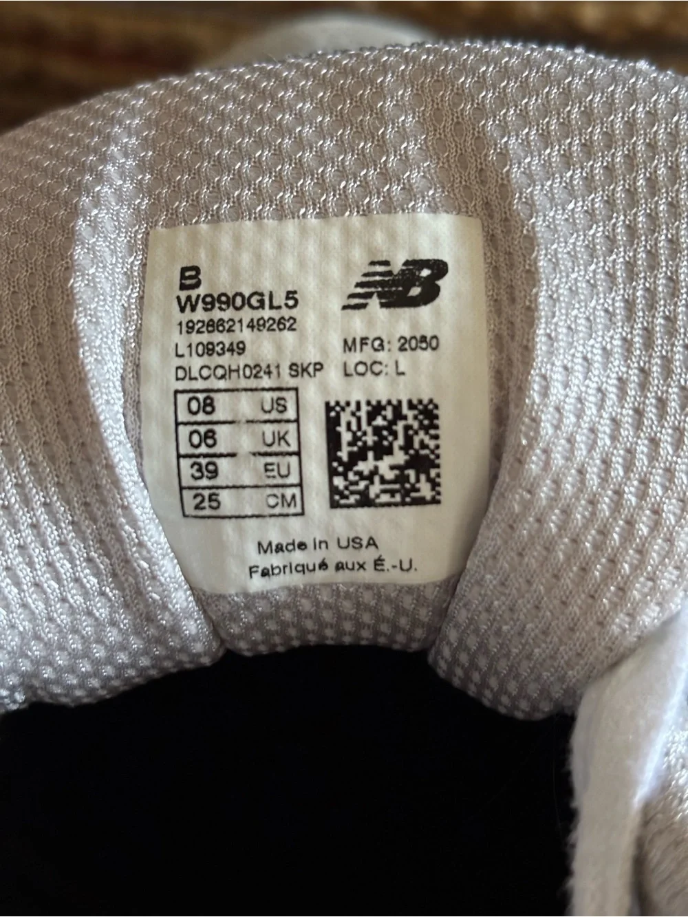 New Balance Women's 990V5 Silver and White Athletic Sneakers